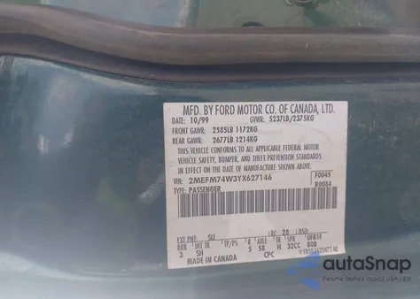 2000 Mercury Grand Marquis Gs z USA, uszkodzony, nr VIN 2MEFM74W3YX627146